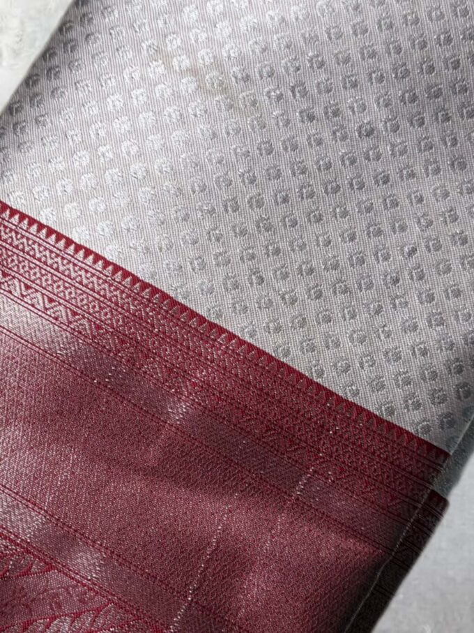Silver Grey Kanchipuram Silk Saree - Image 2