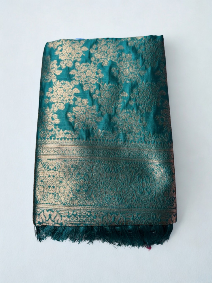 Emerald Royalty Banarasi Silk Saree - Image 4