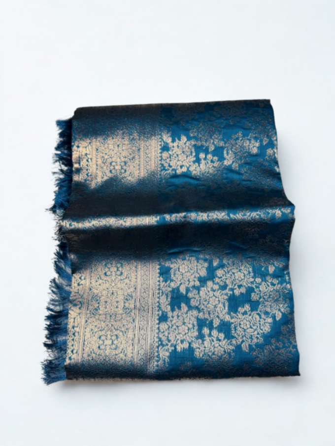 Royal Blue Banarasi Silk Saree with Golden Floral Motifs - Image 3