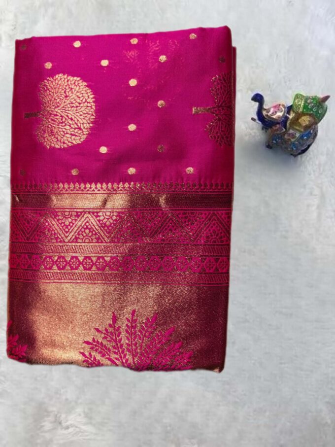Emerald Majenda Banarasi Silk Saree with Golden Motifs