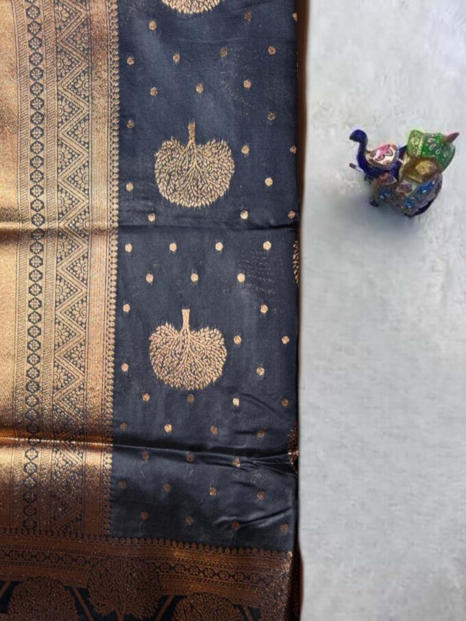 Black Banarasi Silk Saree with Golden Motifs - Image 5