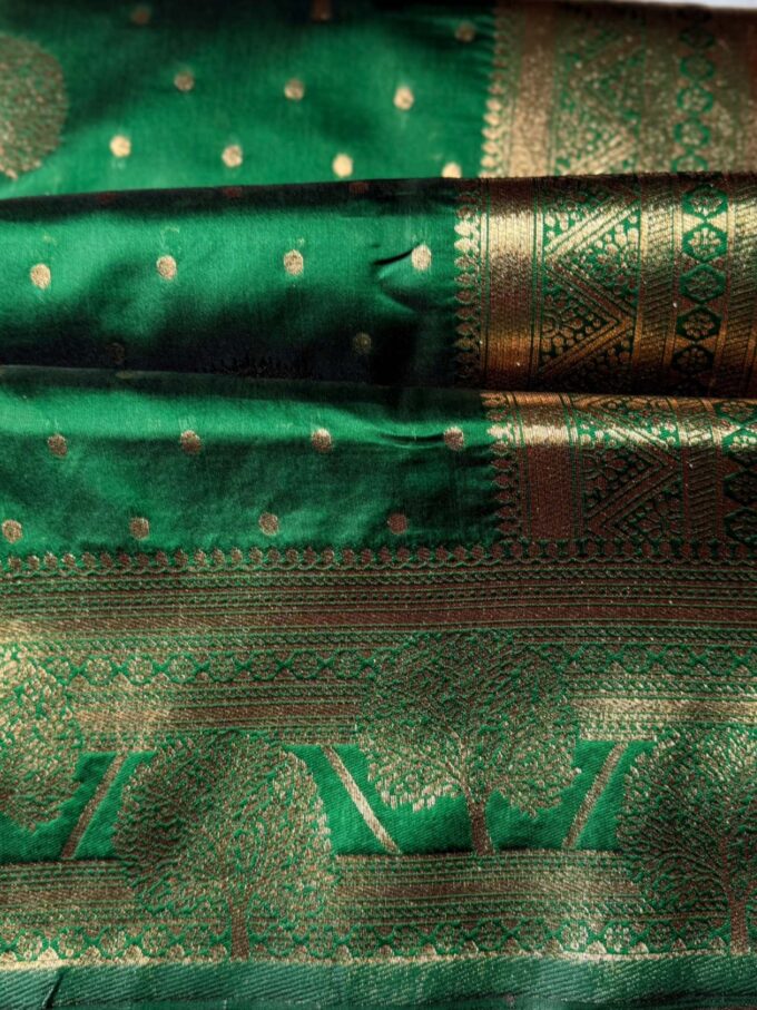 Emerald Green Banarasi Silk Saree with Golden Motifs - Image 5